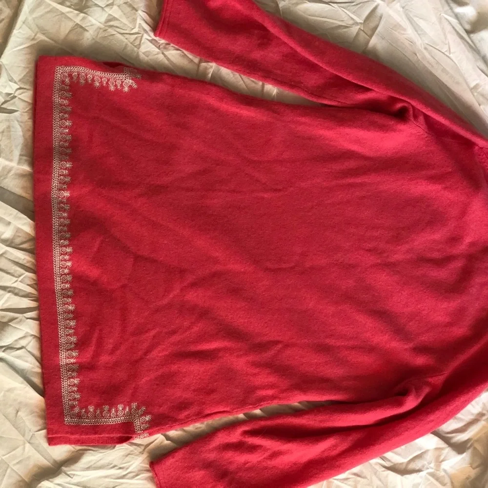 Tommy Bahama Cashmere Sweater - Picture 4 of 10